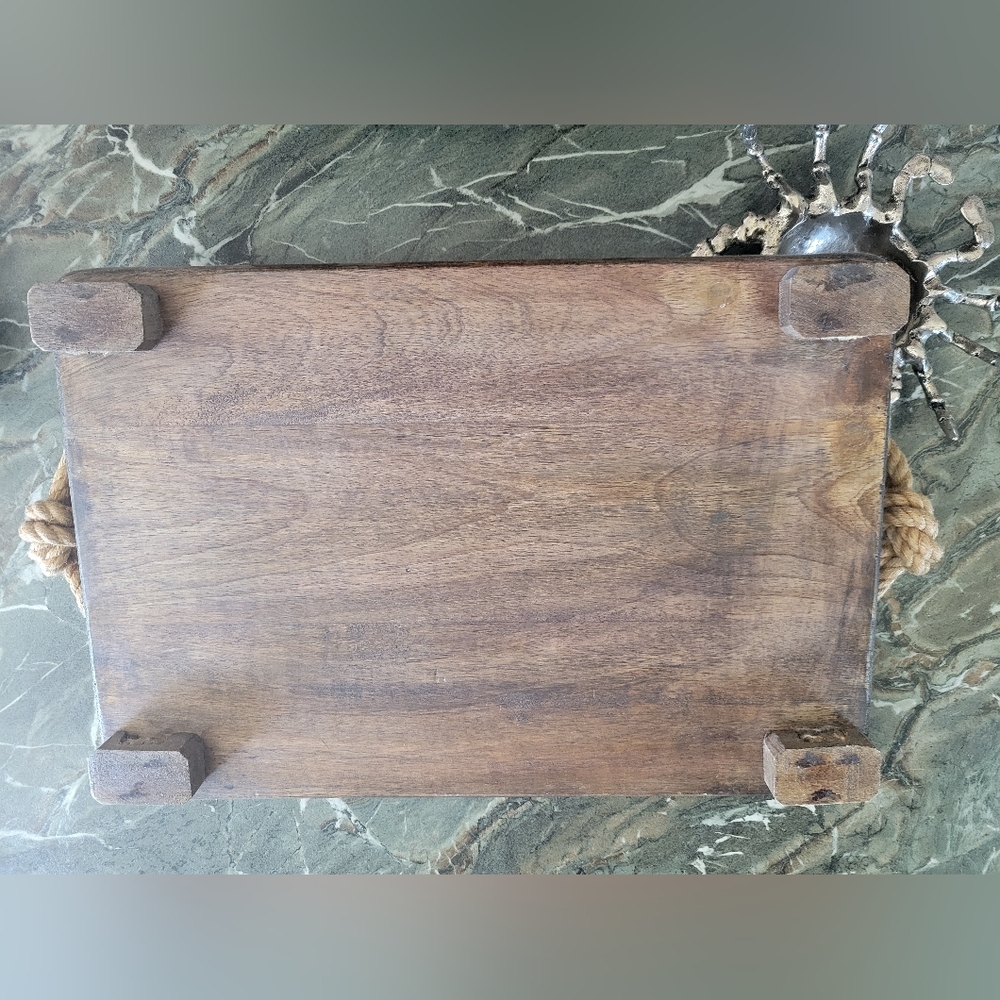 Rustic Crab & Rope Cutting Board Display - Picture 2 of 3